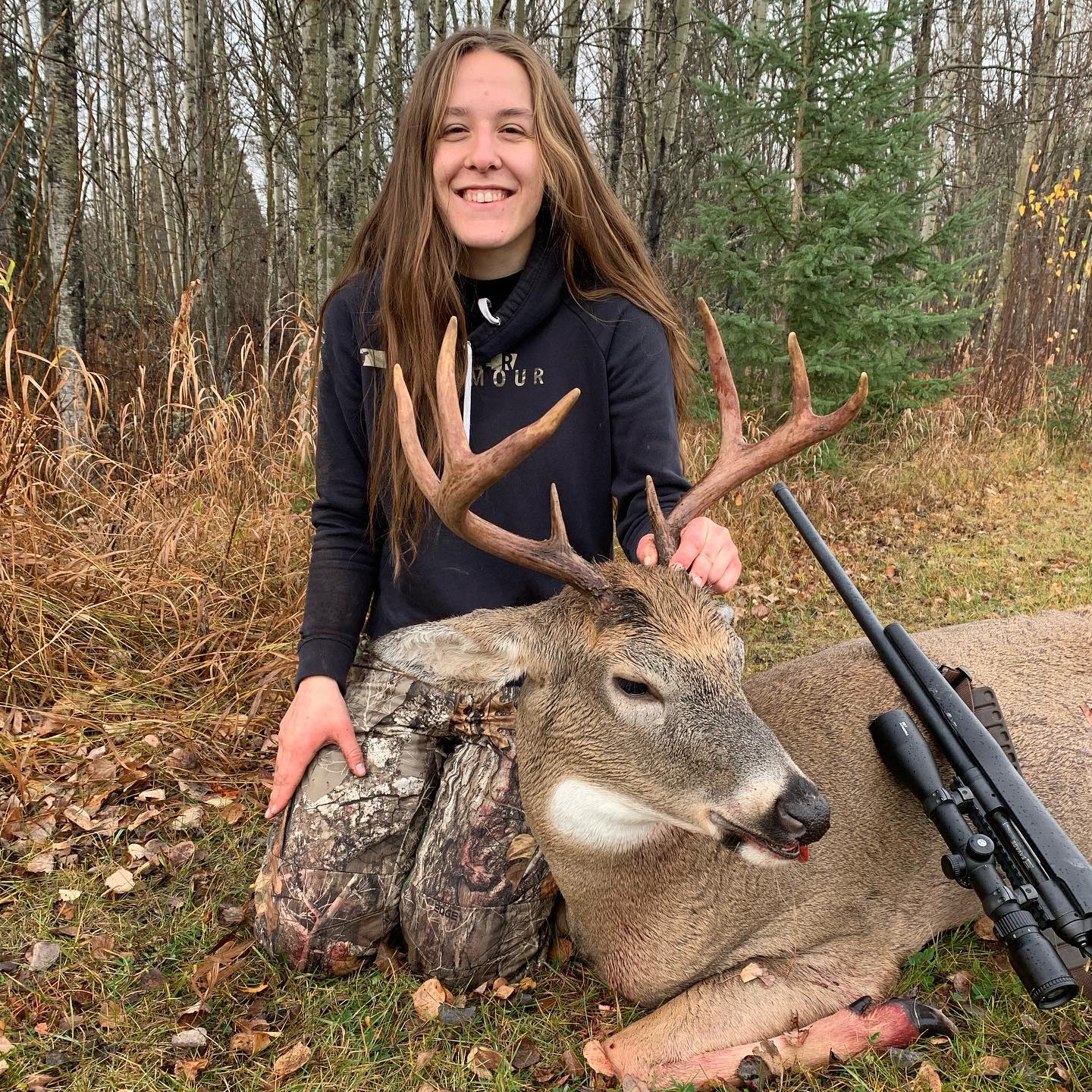 White-tail Deer Hunting Alberta Canada - Red Willow Outfitters